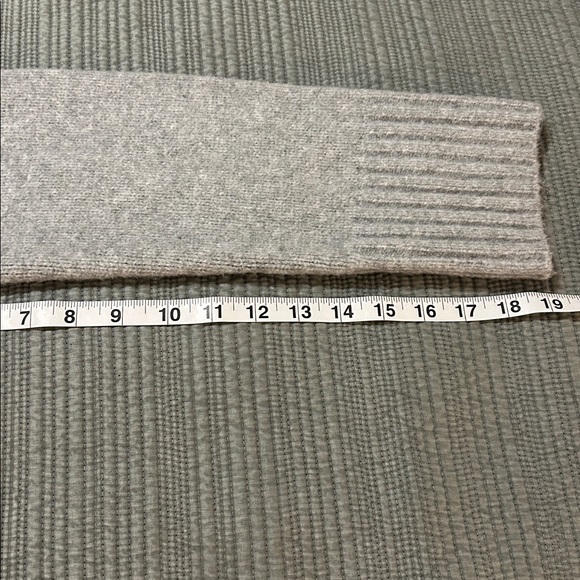 Abercrombie & Fitch Crew Neck Women's Cardigan Size Large - Picture 9 of 9